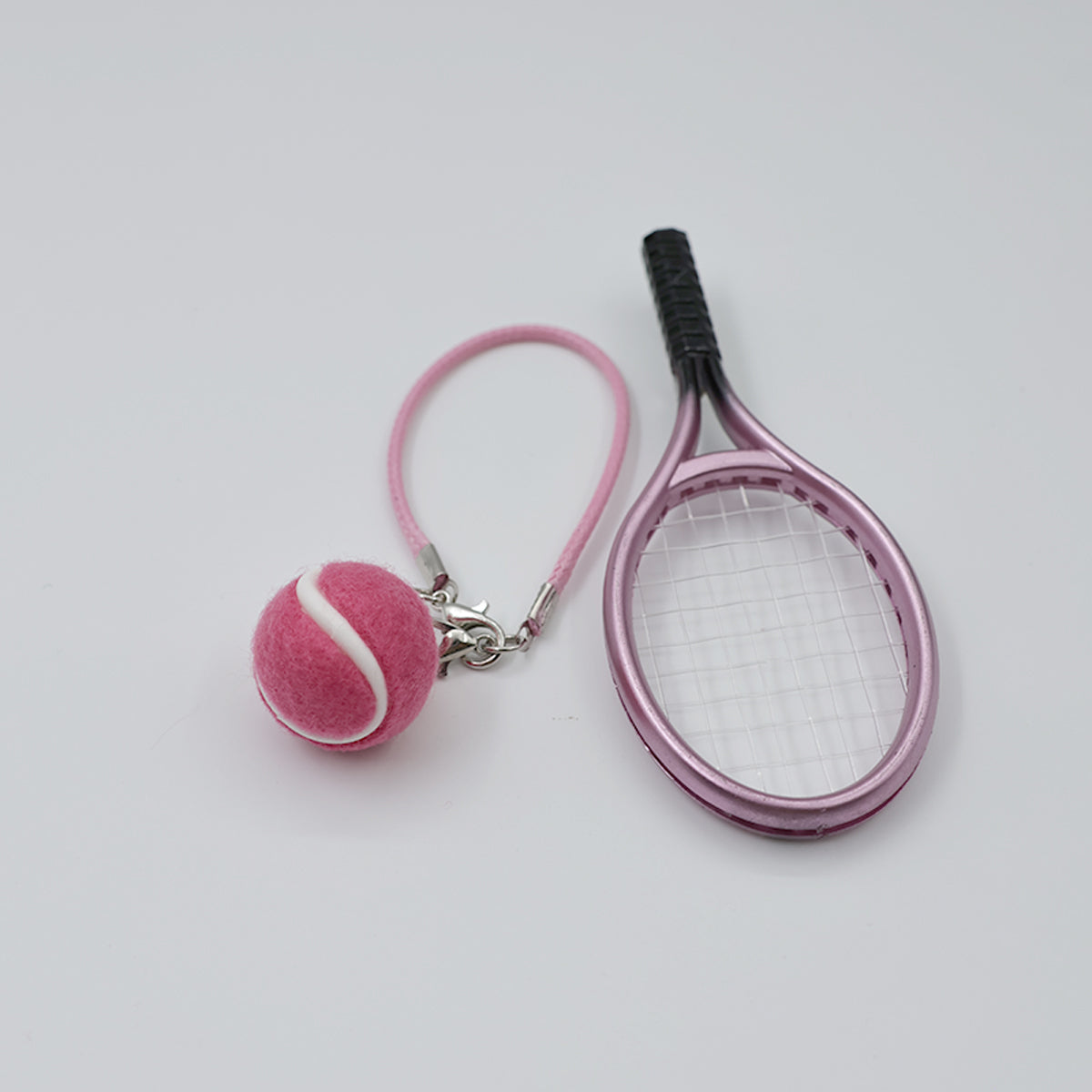 Tennis set (racket and ball)