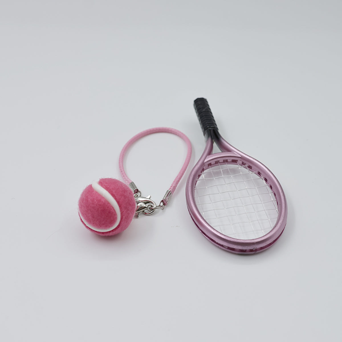 Tennis set (racket and ball)