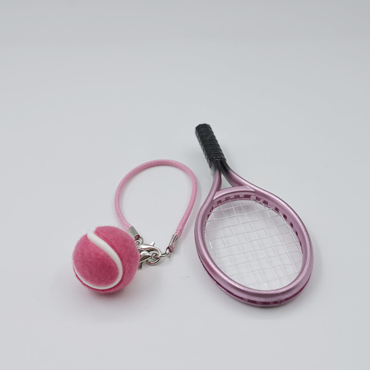 Tennis set (racket and ball)