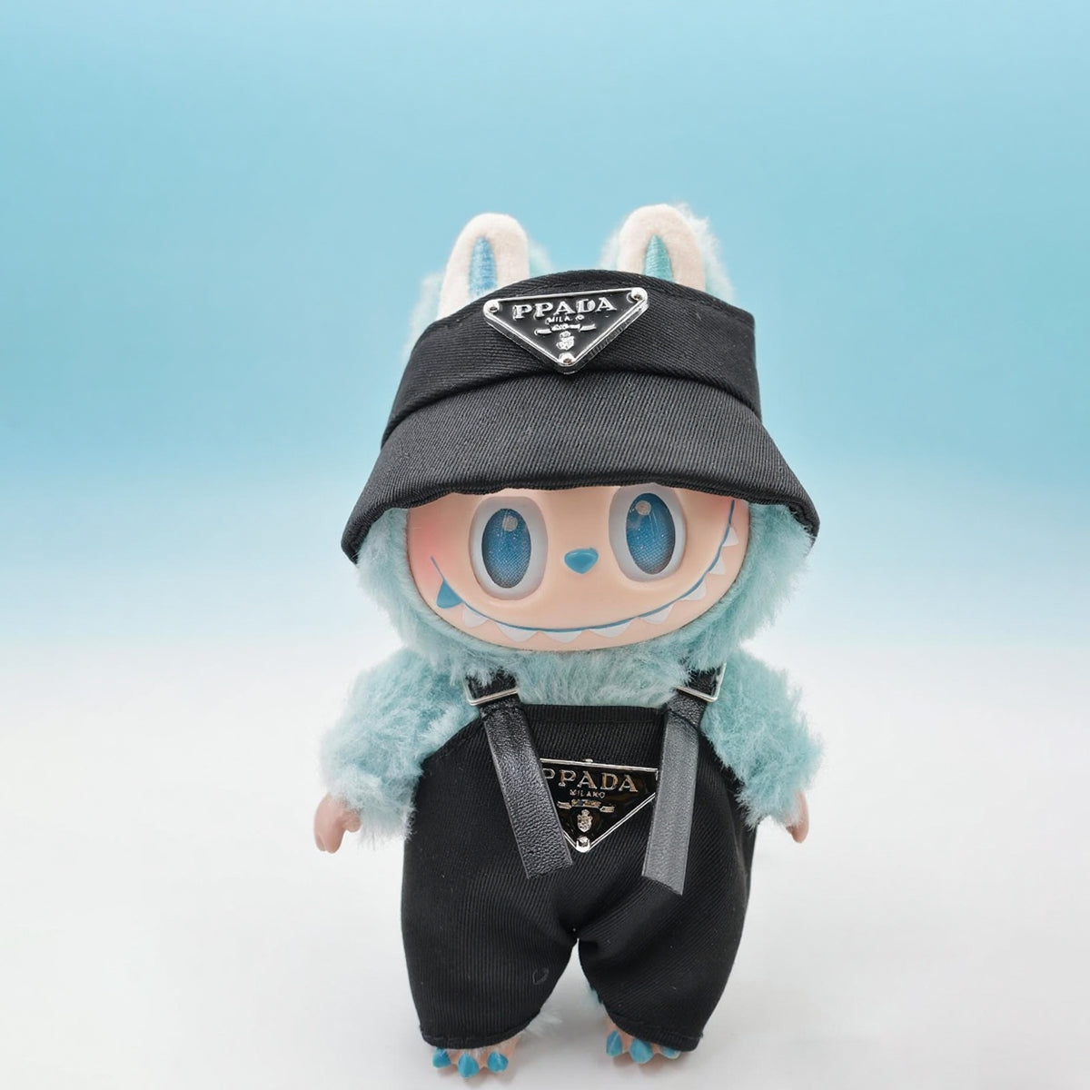 Labubu Fashion P-Haute 3-Piece Set (Clothes, Hat, and Camera Accessories)