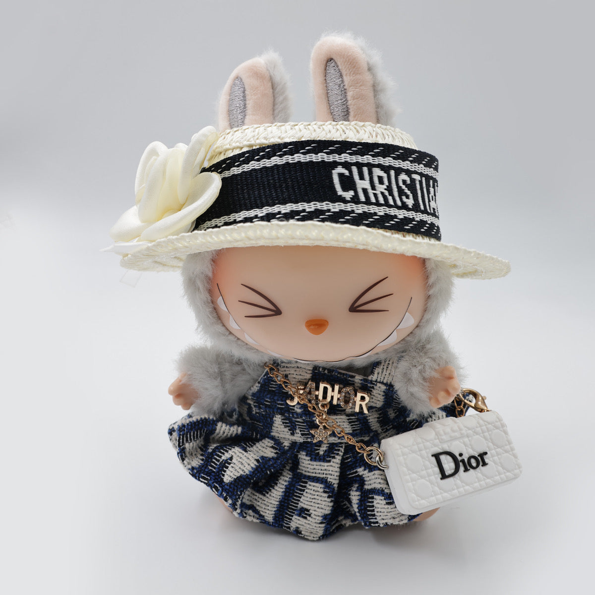 Labubu Fashion Clothes Di-Haute blue includes a three-piece set (hat, dress, and bag)