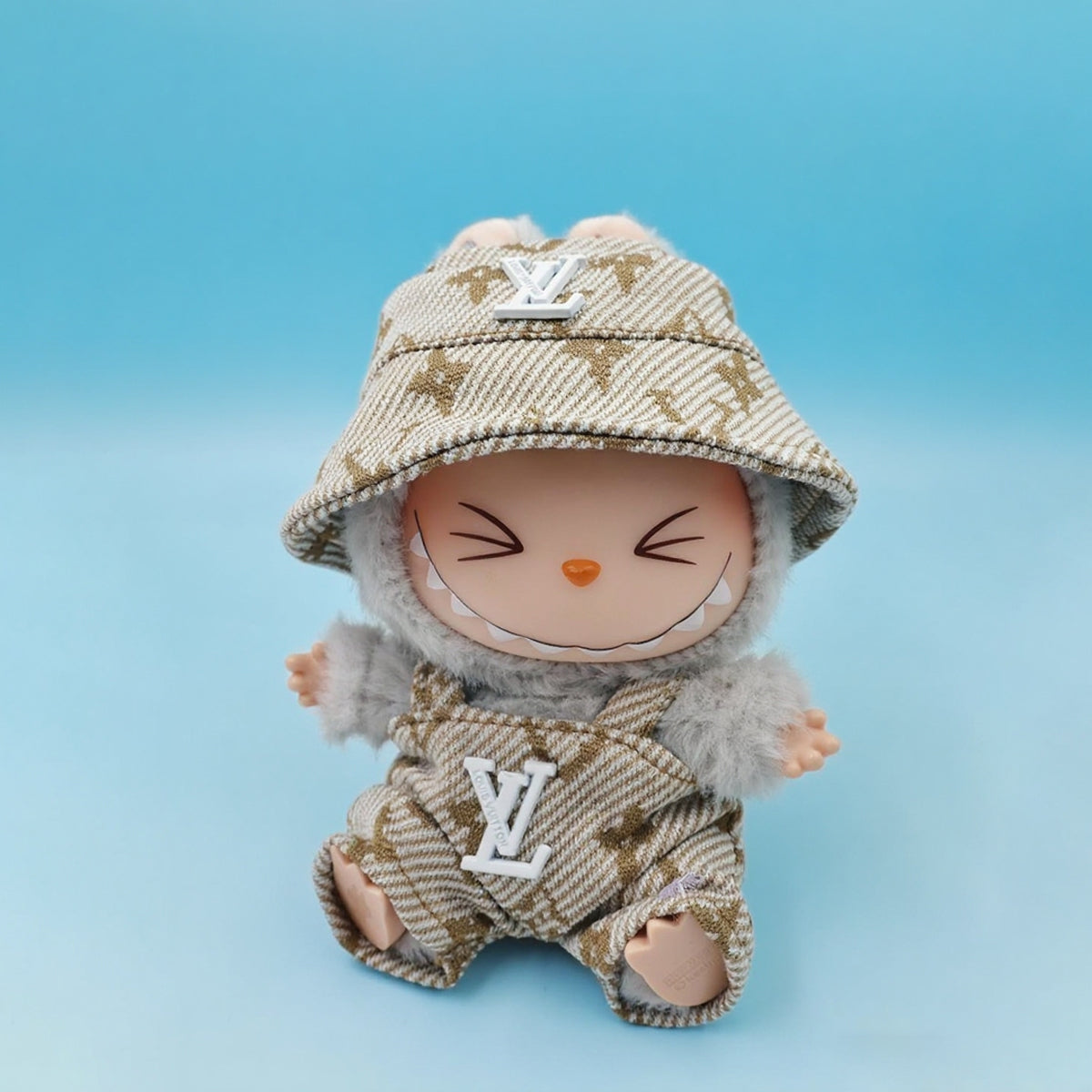 Labubu Fashion L-Haute 2-Piece Set (Clothes and Hat)